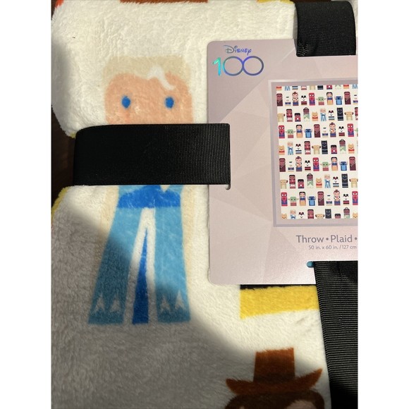 Disney100 Celebration Unified Characters Throw Blanket- 50"x60" - New - Picture 6 of 7